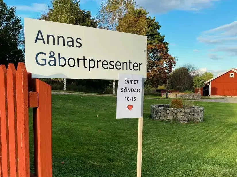 skylt till Annas gåbortpresenters pop-up butik
